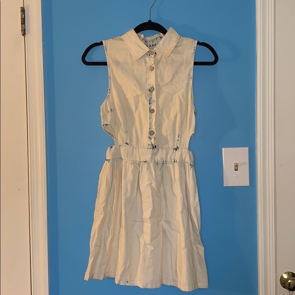 Dress - Picture 1 of 6